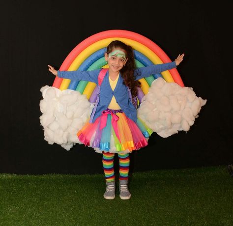 Rainbow Costume Diy, Rainbow Halloween Costume, Geek Outfit, Sibling Costume, Rainbow Costumes, St Patrick's Day Costumes, Rainbow Diy, Diy Costumes Kids, Book Week Costume