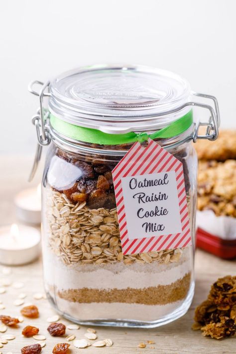 Oatmeal Raisin Cookies In A Jar, Fall Cookies In A Jar Recipe, Jar Dinners, Fudge Packaging Ideas, Oatmeal Cookies In A Jar Recipe, Cookies Packaging Ideas, Cookie Mix In A Jar Recipe, Mason Jar Oatmeal, Mason Jar Cookie Recipes