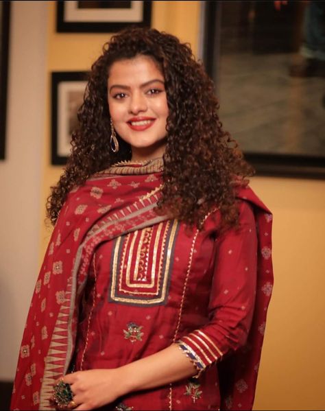 Palak Muchhal, Indian Singers, Singers, Selfies, Quick Saves, Color