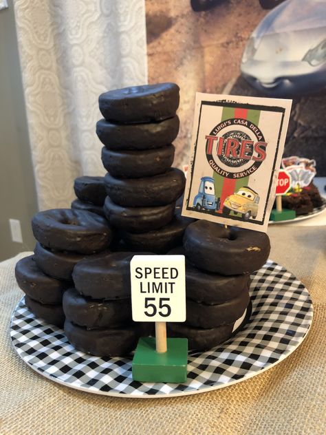 Hotwheels Birthday Party, Cars Birthday Party Decorations, 2nd Birthday Party For Boys, Proposal Ideas Flowers, 2nd Birthday Boys, Hot Wheels Party, Hot Wheels Birthday, Disney Cars Birthday, Car Birthday Theme