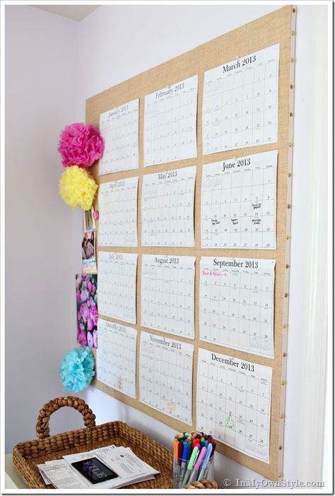 DIY pinboard with laminated calendars (use dry erase markers) from In My Own Style Bedroom Desk Organization, Diy Command Center, Diy Desk Calendar, Command Centers, Displaying Kids Artwork, Desk Organization Diy, Diy Wand, Calendar Organization, Wall Planner