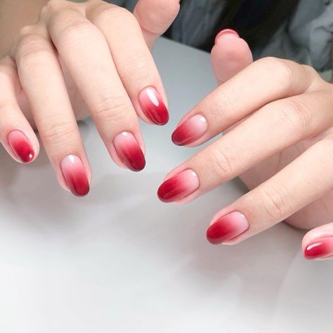 Red White Ombre Nails, Red And White Ombre Nails, Red Gradient Nails, Ombre Nail Ideas, White Ombre Nails, Ombre Chrome Nails, Short Red Nails, Red Chrome Nails, Black Ombre Nails