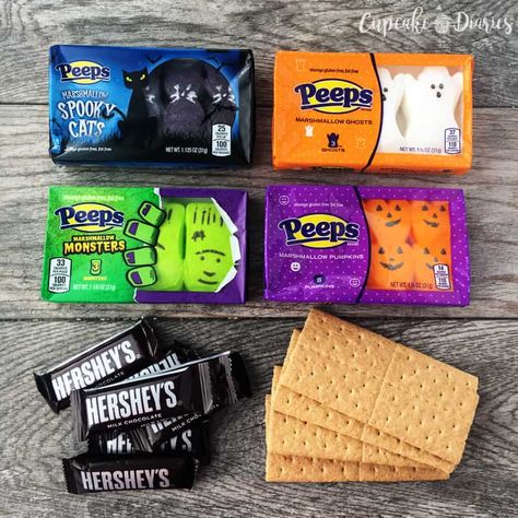 30 Days Of Halloween, Halloween Smores, Halloween Classroom Treats, Halloween Peeps, Cupcake Diaries, Halloween Treat Tags, Halloween Camping, Halloween School Treats, Hocus Pocus Party