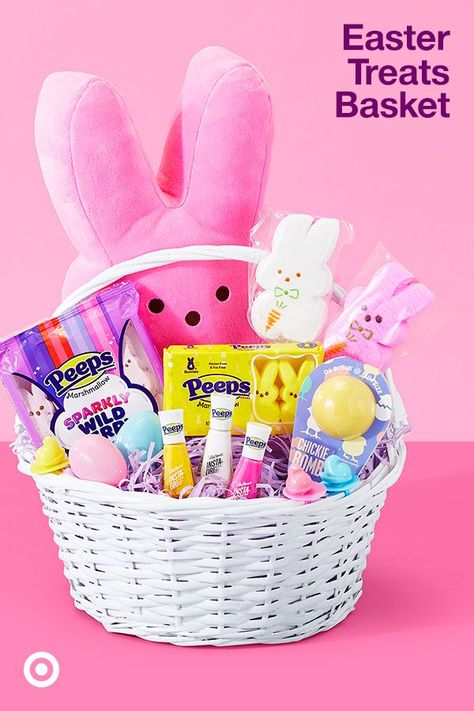 An Easter basket full of treats? Yes, please! Check out unique gift ideas & basket fillers like Peeps, candies & more for a sweet surprise. Gift Ideas Basket, Creative Easter Baskets, Treat Basket, Easter Basket Ideas, Easter Bunny Crafts, Easter Basket Fillers, Cute Snacks, Easter Basket Diy, Basket Fillers