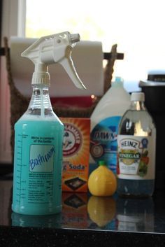 Cleaning Recipes, Magic Bathroom, Homemade Bathroom Cleaner, Homemade Cleaning Solutions, Cleaner Recipes, Homemade Cleaning Products, Bathroom Cleaner, Natural Cleaners, Diy Cleaners