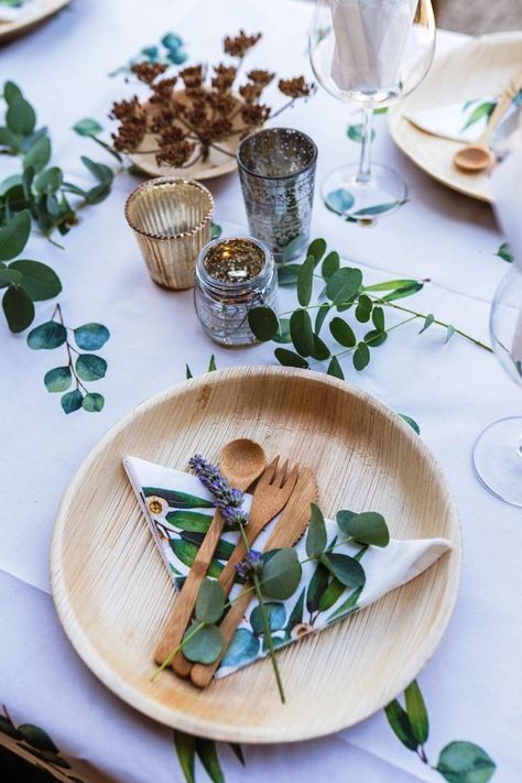 Eco-Friendly Wedding Cutlery - Tips To Plan An Eco-Friendly Wedding Wooden Plates Table Setting, Bamboo Plates Wedding, Palm Leaf Plates Wedding, Areca Plates, Wedding Cutlery, Bbq Catering, Palm Leaf Plates, Cold Foods, Wedding Tableware