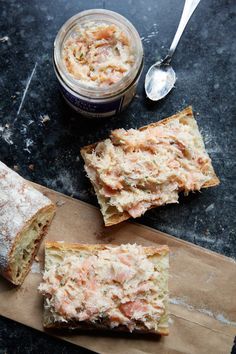 Salmon Rillettes Recipe. This easy and fancy snack or appetizer is DELICIOUS. Wonderful for a party and an easy make ahead idea for food for something like new years eve. You'll need butter, shallots, horseradish, lox, smoked salmon, and pickles. Appetizers New Years Eve, Rillettes Recipe, Salmon Rillettes, Salmon Pate, Duck Recipe, Awesome Appetizers, Tinned Fish, Easy To Make Snacks, Make Ahead Appetizers