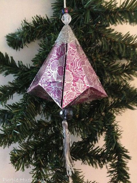 how to make german bell christmas ornament, christmas decorations, crafts, seasonal holiday decor Aesthetic Origami, Craft Ideas For Beginners, Tassel Diy, Christmas Card Ornaments, Weekend Crafts, Bell Christmas, Paper Craft Ideas, Instruções Origami, Bell Decorations