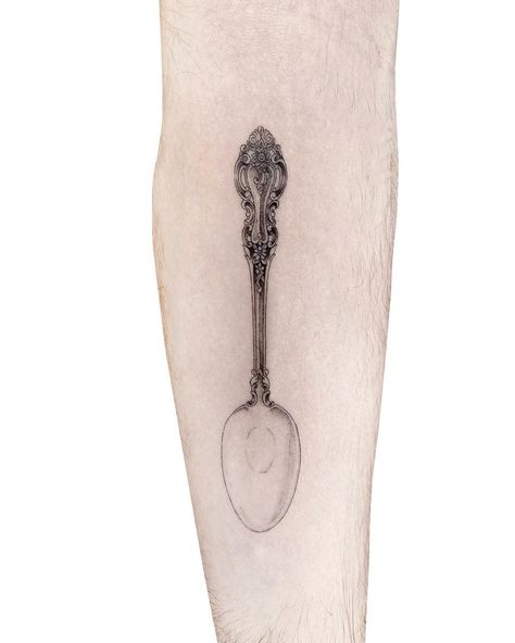 ✨p o b i • 포 비✨ on Instagram: “🥄vintage spoon🥄 . . . . . . . . . . . . . . . . . . . . . . . . . . . . . . . . . . . . . . . .…” Vintage Spoon Tattoo, Silverware Tattoo, Teaspoon Tattoo, Spatula Tattoo, Spoon Tattoo, Baking Tattoo, Tats Ideas, 2024 Tattoo, Saved Tattoo