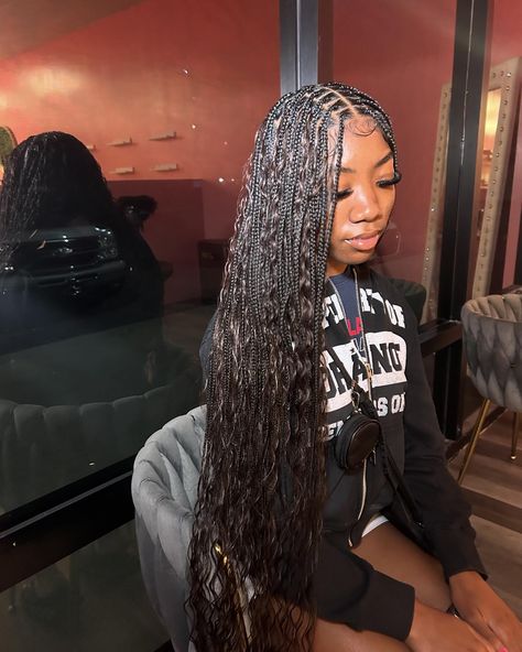 SMALL BOHO😍😍😍🎀 Style: Small Bohemian Knotless + Human Bair Boho Ends • • • • #braidstyles #braider #knotlessbraids #wiginstall #mobilebraider #closureinstall #frontalinstall #hairstylist #explorepage #braidinspo #alabamabraider #locs #twostrandtwist #mobileal #styleddbyk Smedium Knotless With Boho, Small Long Knotless Braids, Small Boho Braids, Small Knotless Box Braids Long, Small Bohemian Knotless, Small Boho Knotless Braids, Medium Boho Knotless Braids, Knotless Boho Braids, Boho Bob