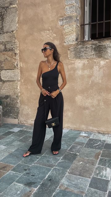 All Black Linen Outfit, Black Summer Pants Outfit, Black Summer Outfits Classy, Linen Black Pants Outfit, How To Style Black Linen Pants, Linen Pants Outfit Black, Black Linen Shirt Outfit, Black Linen Trousers Outfit, Black Linen Outfit