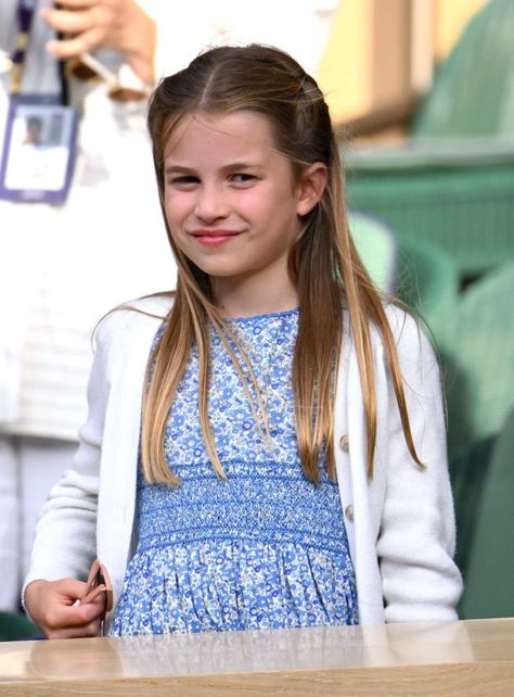 The Prince and Princess of Wales and their children Prince George & Princess Charlotte attended the Wimbledon 2023 men's final of the Wimbledon Tennis Championships on Centre Court at All England Lawn Tennis and Croquet Club on July 16, 2023 Wimbledon 2023, Royal Family Portrait, Princesa Charlotte, Princess Katherine, Wimbledon Tennis, Lawn Tennis, Tennis Championships, Princess Kate Middleton, Prince Louis