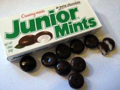 junior mints my favorite pick me up! Healthy Movie Snacks, Bubble Candy, Junior Mints, Types Of Candy, Movie Snacks, Tootsie Roll, Movie Theatre, Snack Options, Best Candy