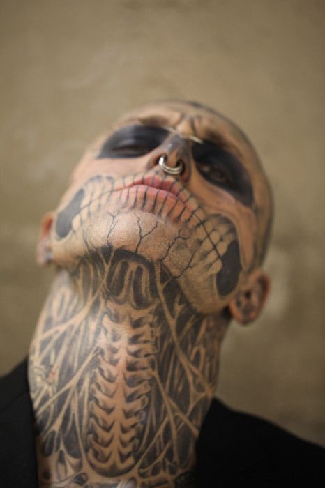 skeeetch!! Rick Genest, Tattoo Mistakes, Zombie Boy, Blue Rose Tattoos, Circle Tattoos, Japan Tattoo Design, Zombie Art, Neck Tattoo For Guys, Full Body Tattoo