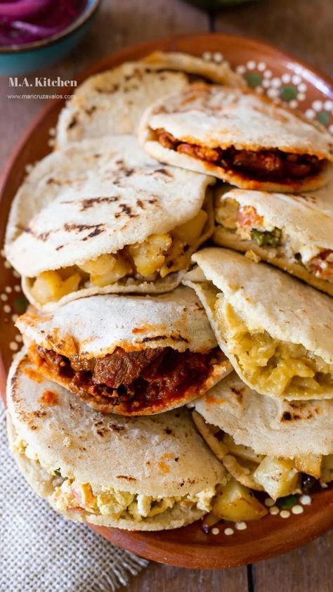 Maseca Recipes, Gorditas Recipe Mexican, Gorditas Recipe, Masa Recipes, Colombian Cuisine, Mexico Food, Hispanic Food, Latin Food, Mexican Food Recipes Authentic