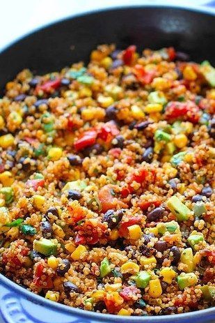 One Pan Mexican Quinoa, Quinoa Skillet, Quinoa Burrito, Quinoa Recipes Easy, Quinoa Recipes Healthy, Quinoa Dishes, Mexican Quinoa, Keto Vegan, Tasty Vegetarian Recipes