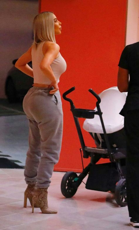 ♚♛нσυѕтσиqυєєивяι♛♚ Kim Kay, Estilo Kim Kardashian, Kim Kardashian Hot, Thick Fashion, Kardashian Fashion, Estilo Kardashian, K Style, Clothing Board, Kim Kardashian Outfits