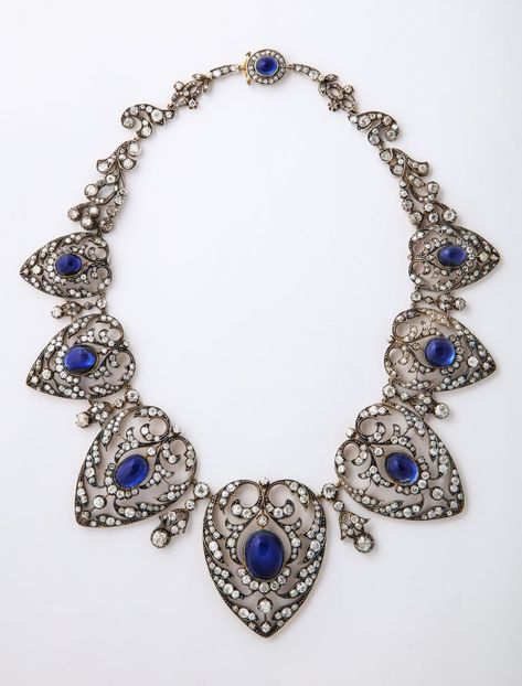 1800s Necklace, 1800s Jewelry, Victorian Necklace, Blue Sapphire Necklace, Antique Jewellery Designs, Bleu Violet, Unusual Jewelry, Royal Jewelry, Sapphire Necklace