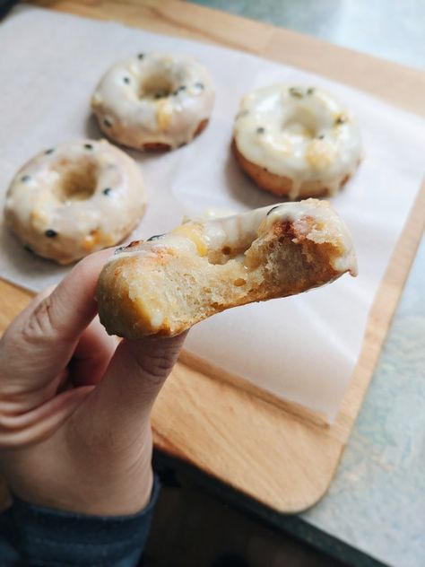 baked mochi donuts with passionfruit glaze Mochi Muffin Recipe, Baked Mochi, Mochi Muffins, Mochi Donuts Recipe, Mochi Recipes, Rice Flour Recipes, Mochi Donut, Small Batch Baking, Spiralizer Recipes