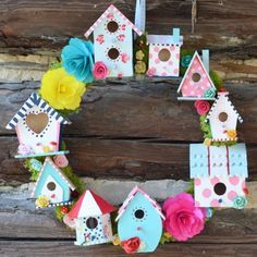 Summer Birdhouse Wreath - My So Called Crafty Life Birdhouse Wreath, Aesthetic Home Decor Ideas, Diy Birdhouse, Birdhouse Craft, Fun Wreath, Bird House Kits, Bird Houses Painted, Wooden Wreaths, Decorative Bird Houses