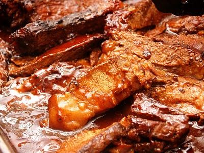 Housewife Eclectic: Tasty Tuesdays- Spice rubbed crock pot roast Gma Recipes, Emeril Recipes, Emeril Lagasse Recipes, Crock Pot Roast, Oven Baked Ribs, Community Coffee, Baked Ribs, Crockpot Roast, Emeril Lagasse