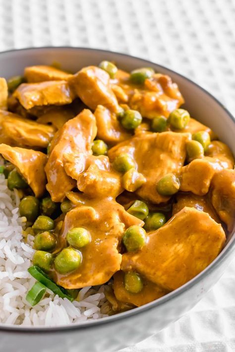 Chinese Curry Recipe, Mild Chicken Curry Recipe, Takeaway Recipes, Chinese Curry Sauce, Chinese Chicken Curry, Chicken Curry Sauce, Chinese Curry, Curry Sauce Recipe, Easy Asian Chicken