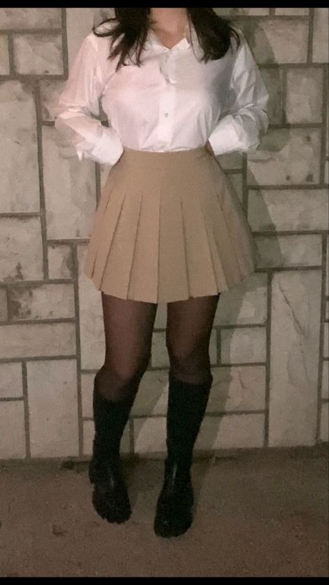 Light brown Tan Skirt White Top Outfit, Outfits With A Brown Skirt, Formal Beige Outfit, Outfit With Beige Skirt, Tan Skirt Outfit Winter, Khaki Skirt School Uniform Outfit, Outfits With Beige Skirt, Outfits With Khaki Skirt, Plade Skirt Outfit Fall