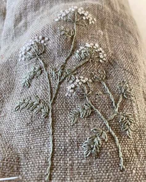 @summerhousesewing on Instagram: "I love the texture of this linen where I am stitching cow parsley on the dress for my doll. The weather is awful out there so the best place is on the sofa stitching and tackling a jigsaw. Happy Tuesday everyone x" Happy Tuesday Everyone, Botanical Embroidery, Cow Parsley, The Cliff, Hand Embroidery Art, Happy Tuesday, Knitting Techniques, Yarn Art, Hand Work