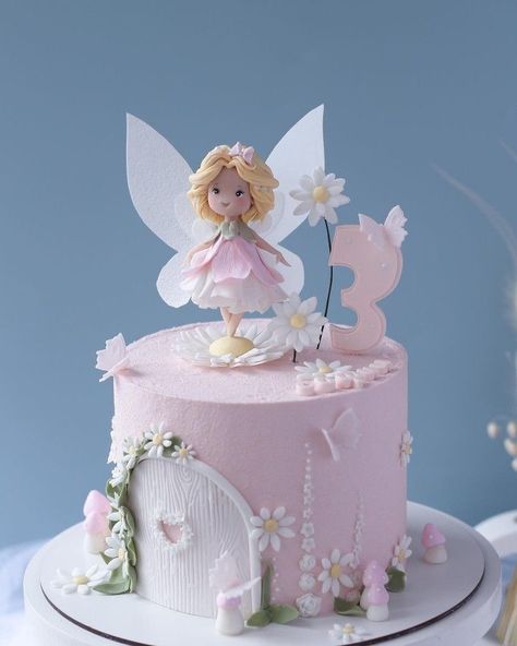 Baby 1st Birthday Cake, Bolo Rapunzel, Fairy Garden Cake, Fairy Birthday Cake, Cake Designs For Kids, Butterfly Birthday Cakes, Baby First Birthday Cake, Princess Birthday Cake