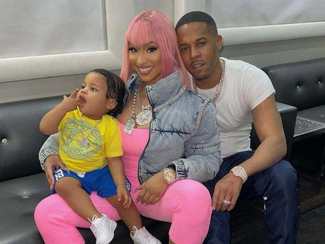 Nicki Minaj's Son: Everything to Know Nicki Minaj Photos, House Arrest, Burberry Classic, Instagram Queen, How To Make Headbands, Pink Friday, Be Gentle With Yourself, Papa Bear, Instagram Baby