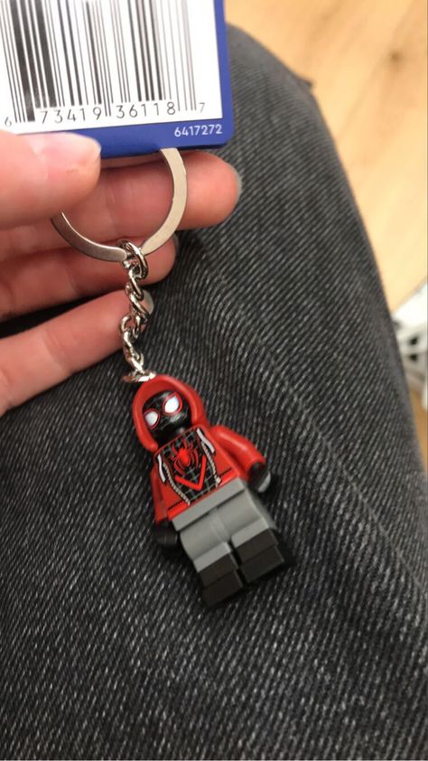 Lego Keychain, Lego Spiderman, Spiderman Gifts, Spiderman Theme, Cool Keychains, Spiderman 3, Things To Buy, Need This, Spiderman