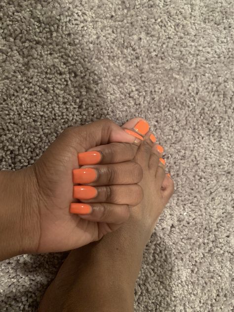 Orange Toenails Summer, Peachy Orange Nails, Short Orange Nails, Light Orange Nails, Summer Orange Nails, Mom Makeover, Gelpolish Nails, Orange Acrylic Nails, Hoco Nails