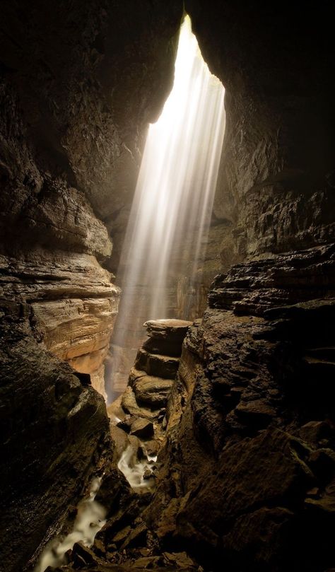 Stephen's Gap cave - Woodville, Alabama Spelunking Aesthetic, Volcanic Environment, Garrett Hawke, Matka Natura, Six Feet Under, Lara Croft, Alam Semula Jadi, Indiana Jones, Nature Landscape