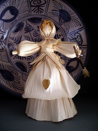 Corn Husk Doll Spring Solstice, Message Of The Day, Corn Husk Crafts, Corn Dolly, Corn Husk Dolls, Pagan Crafts, Rowan Tree, Corn Husk, Art Dolls Handmade