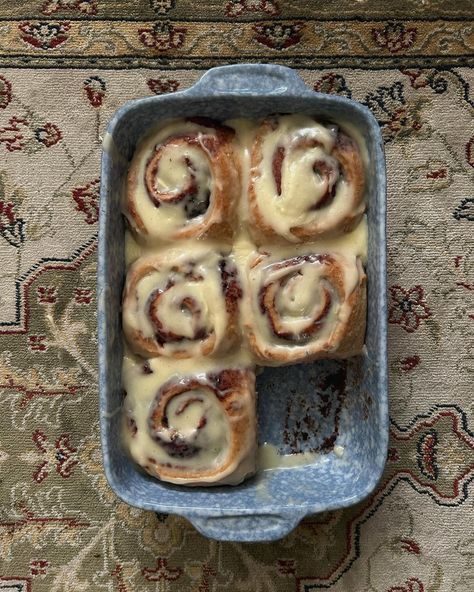 berry cinnamon rolls <3 (the photo version of this post) recipe: 2 1/4 tsp yeast 1 cup + 2 tbsp canned coconut milk (warm) 1/4 cup coconut sugar 3 tbsp oil 3 cups flour filling: 1 stick softened vegan butter 1 cup coconut sugar 2 tbsp cinnamon filling part 2: a heaping 1 cup frozen mixed berries 1 tosp maple syrup 2 tsp chia seeds begin by mixing warmed coconut milk w/ yeast & coconut sugar. set aside for 10 minutes to foam & bubble. in a stand mixer, add flour. after 10 min, pour yeast ... Cinnamon Filling, Cinnamon Roll Recipe, Vegan Cinnamon Rolls, Cinnamon Buns, Stand Mixer, Mixed Berries, Vegan Butter, Coconut Sugar, Vintage Market