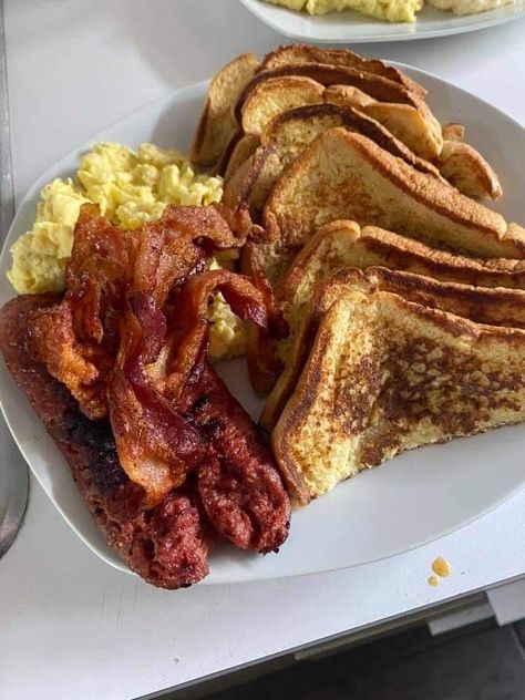 Bacon Sausage, Food Babe, Food Pics, Food Therapy, Healthy Food Motivation, Yummy Comfort Food, Think Food, Food Dinner, Food Is Fuel