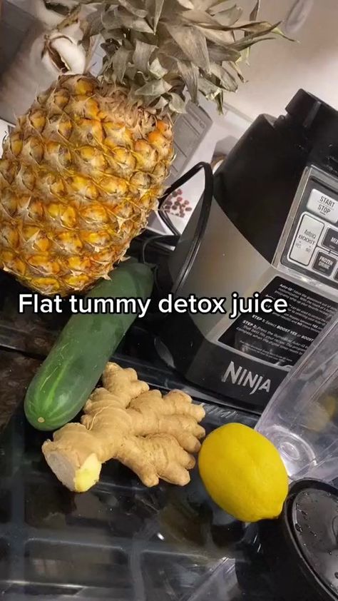 Easy Flat Tummy Detox Juice. Ingredients: 1/2 lemon, 1 large cucumber, 1 tbsp of ginger, 1/4 pineapple. Credit: travelingwithcva #smoothiedetox #smoothierecipes #detoxjuice #bellyfatburner #bellyfatloss #bellyfatblaster | Belly Blast Smoothies Smoothies Recipes, Body Exercise, Juice Fast, Healthy Juice Recipes, Belly Fat Burner Drink, Juice Recipe, Chic Vibes, Juice Recipes, Fat Burner Drinks