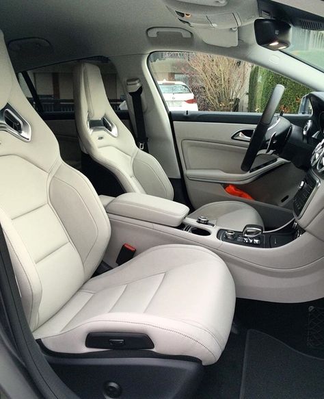 Interior, CLA 45 AMG, sports seats with cream-beige leather. Cla 45 Amg Interior, Cream Interior Car, Cream Car Interior, Beige Interior Car, Beige Car Interior, Mercedes Benz Cla 250, Cream Car, Best Car Interior, Cla 45 Amg