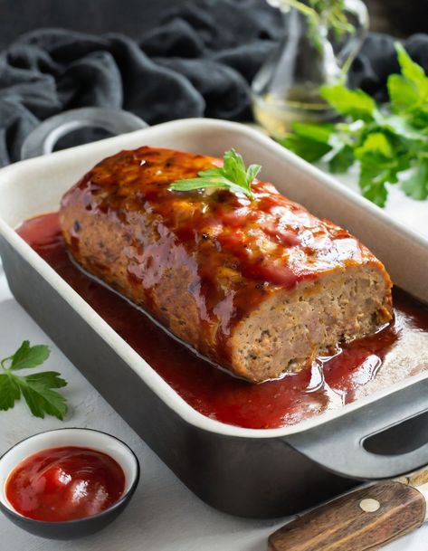 6 things you can add to meatloaf if you're out of breadcrumbs Meatloaf With Potato Chips, Traditional Meatloaf Recipes, Traditional Meatloaf, Crushed Potatoes, Instant Potatoes, Stuffing Mix, Easy Meatloaf, Food Info, Reduce Food Waste