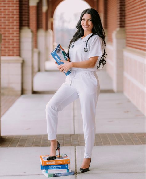 Nurse Student Photoshoot, Nurse Grad Outfit, Med Student Graduation Pictures, Cap And Gown Nursing Pictures, Nursing School Headshots, Pediatric Nurse Graduation Pictures, Nursing Graduation Pictures With Books, Nurse Photography Medical, Nurse Studio Photoshoot