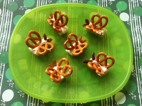 Butterfly Theme Snacks, Food That Looks Like Bugs, Enchanted Garden Party Food, Butterfly Appetizers, Fairy Party Snacks, Nature Themed Snacks, Garden Theme Party Food, Butterfly Themed Food, Nature Themed Food