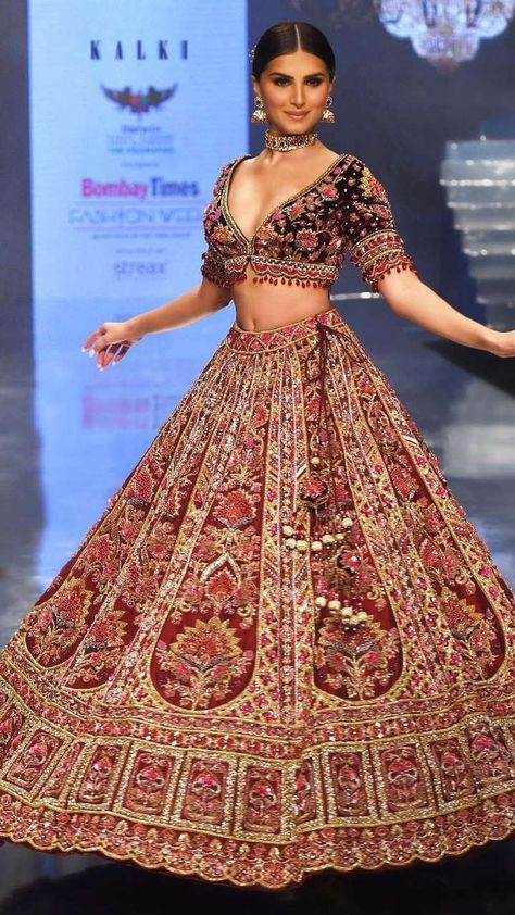 Wedding Outfit Women, Lehenga Ideas, Heavy Lehenga, Tara Sutaria, Wedding Outfits For Women, Indian Wedding Outfit, Refined Fashion, Simple Sarees, Ideas For Wedding