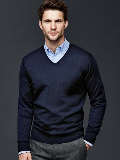 Merino V-neck sweater Sweater Outfits Men, Mens Business Casual Outfits, Formal Mens Fashion, Oxford Style, Mens Casual Dress Outfits, Fashion Suits For Men, Mens Fashion Suits, Men Fashion Casual Outfits, Business Casual Men