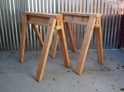 Saw Horses Sawhorse Plans, Saw Horse Diy, Saw Horse, Woodworking Tools Workshop, Essential Woodworking Tools, Small Woodworking Projects, Wood Shed, Scrap Wood Projects, Diy Holz