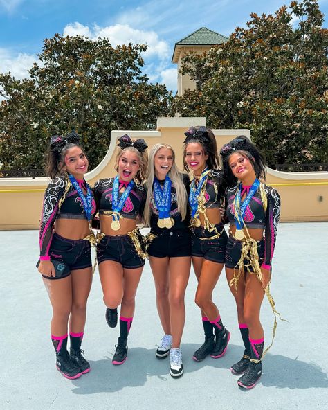 5X WORLD CHAMPION.. & this one might be my new favorite 🩷💍🥇 Gabi Fuller, Allstar Cheer, Cheer Things, Wanna Recreate, Cheer Poses, All Star Cheer, Cheer Uniform, The Rev, World Champion