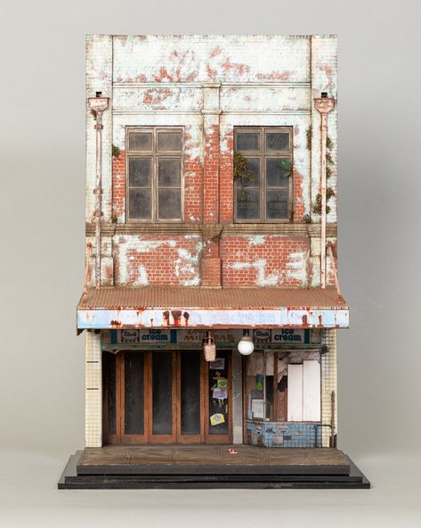 Joshua Smith Serves Up Slices of Main Street in Meticulously Detailed Miniature Buildings — Colossal Tiny Sculptures, Urban Buildings, Joshua Smith, Miniature Buildings, Train Miniature, Modern Crafts, Visual Culture, Small Sculptures, Urban Spaces