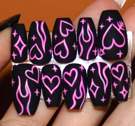 Glow Heart Nails, Valentines Day Nails Pink And Black, Punk Valentines Nails, Blacklight Nails, Pink Emo Nails, Pink Punk Nails, Black And Neon Pink Nails, Cute Emo Nails, Neon Heart Nails