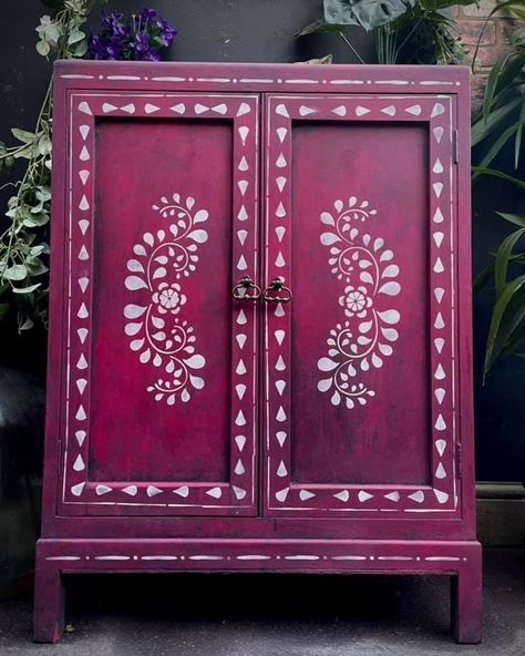 Cupboard Painting Ideas Diy, Cupboard Painting Ideas, Cupboard Painting, Stenciled Doors, Wooden Shelf Unit, Painted Wardrobe, Deco Paint, Painted Cupboards, Instagram Brand