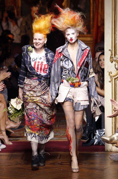 .Vivienne Westwood 2013 80s Punk Hair, Vivienne Westwood Punk, Vivienne Westwood Designs, Punk Mode, Vivienne Westwood Fashion, Education Art, Punk Women, Punk Looks, Crust Punk