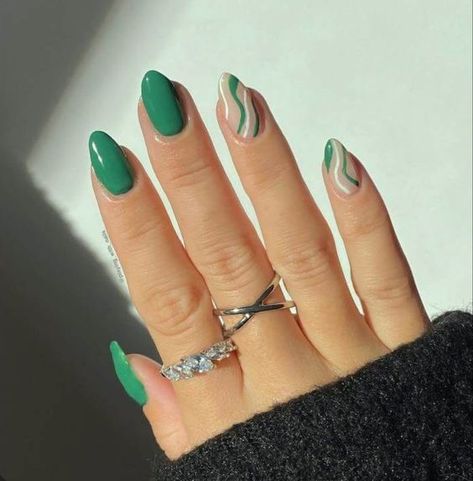 St Patricks Nail Designs, Shamrock Nails, Irish Nails, Saint Patrick Nail, St Patricks Day Nails, Cute Gel Nails, Short Acrylic Nails Designs, Dipped Nails, Pretty Acrylic Nails